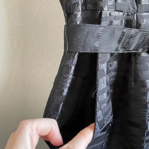 Apostrophe Black cap sleeve belted dress women’s size 6. - Picture 4 of 13